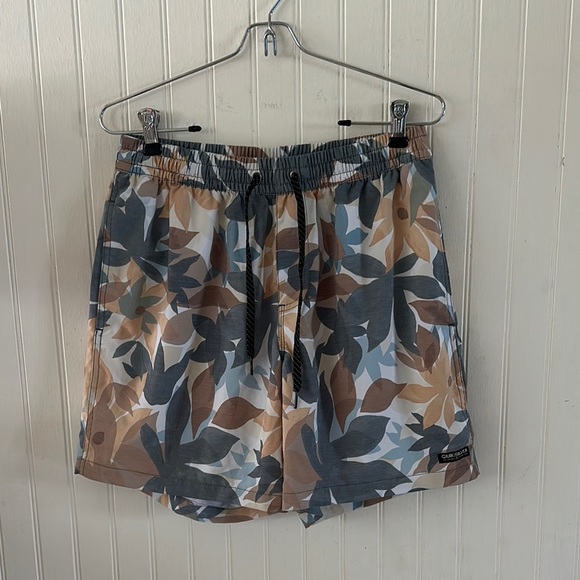 Like New! Quiksilver Floral Print Board Shorts sz M - Picture 4 of 8